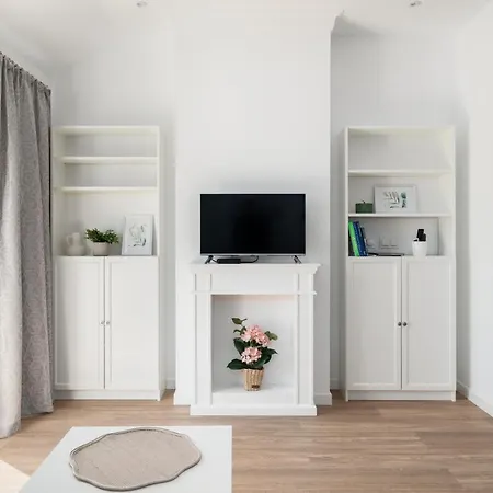Appartement White Elegance With Ac & Parking Garage By Renters *
