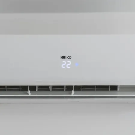 White Elegance With Ac & Parking Garage By Renters Appartement *