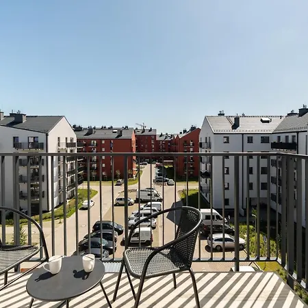 White Elegance With Ac & Parking Garage By Renters