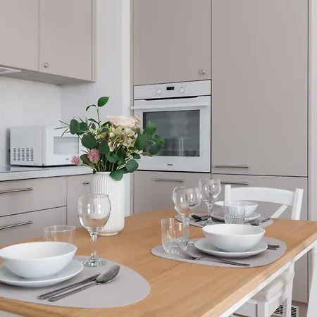 White Elegance With Ac & Parking Garage By Renters 아파트 포즈난