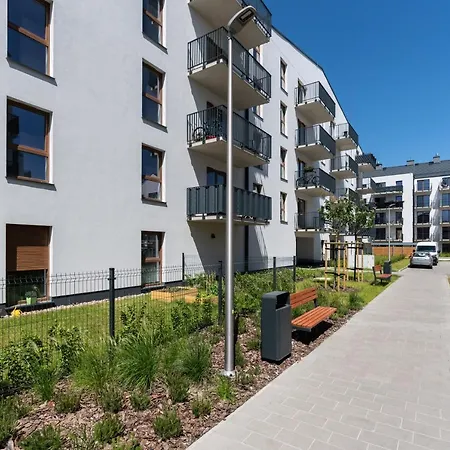 White Elegance With Ac & Parking Garage By Renters * 포즈난
