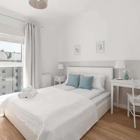아파트 White Elegance With Ac & Parking Garage By Renters